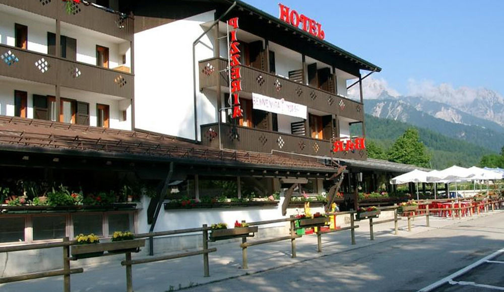Hotel Davost Форни-ди-Сопра Экстерьер фото